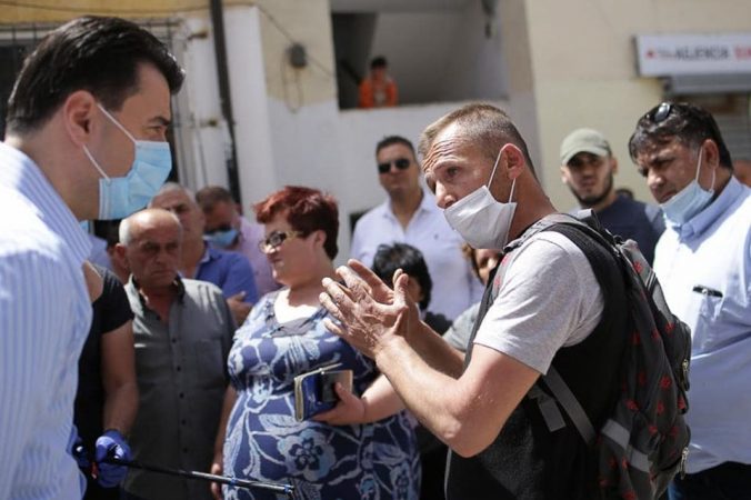 Basha takim me banorët e Sukthit : As një kokërr kripë s’na kanë dhënë… basha 17 676x450 1