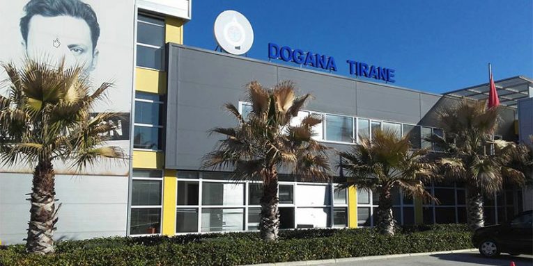 E pa dëgjuar më parë/ Vlorë, mbërrijnë me postë nga Spanja 11 mijë fara kanabis dogana e tiranes