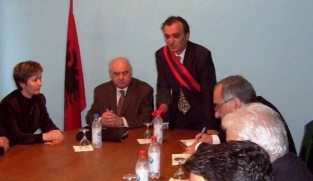 Ndërron jetë ish-kryetari demokrat i bashkisë kryetari i bashkise