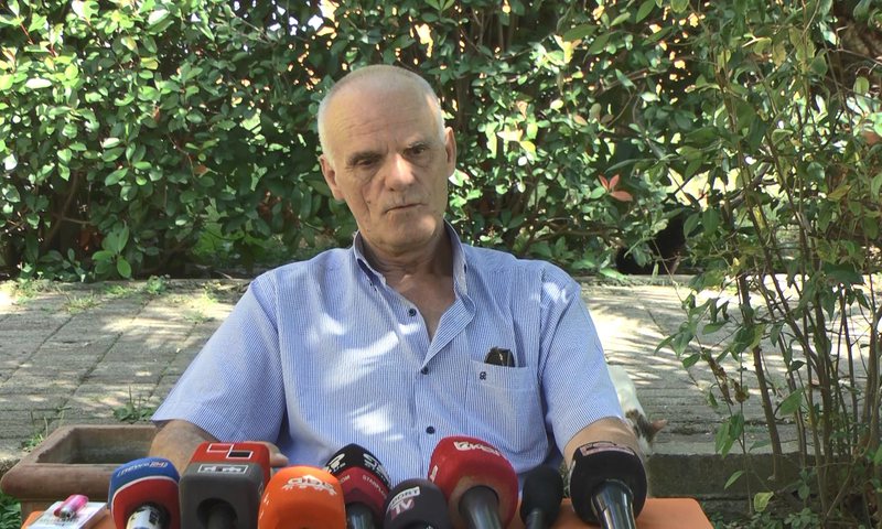 I pari që sfidon OFL-në/ OFL i dërgoi formularin e pasurisë Ibrahim Licit, reagoi babai: Djali s’ka pse t’ju kthejë përgjigje, s’është subjekt i ligjit lici
