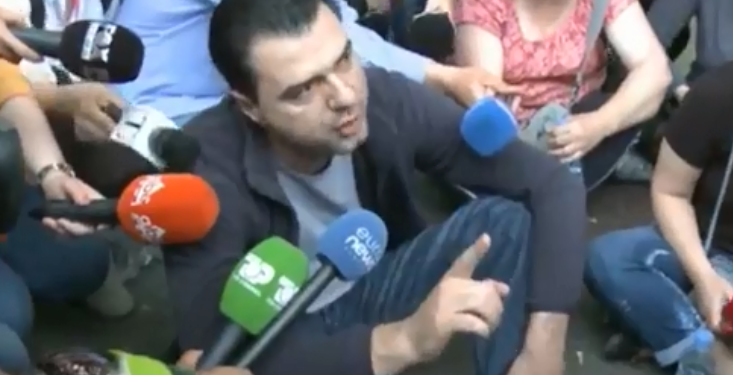 Basha ulet këmbëkryq krah Kryemadhit: Të përballemi me këta kriminelë! lulzim basha 733x375 1
