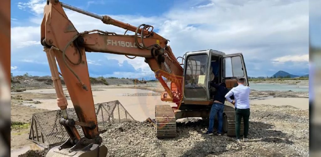 Gërryejnë shtratin e lumit Mat, procedime penale dhe gjoba lume gerryej