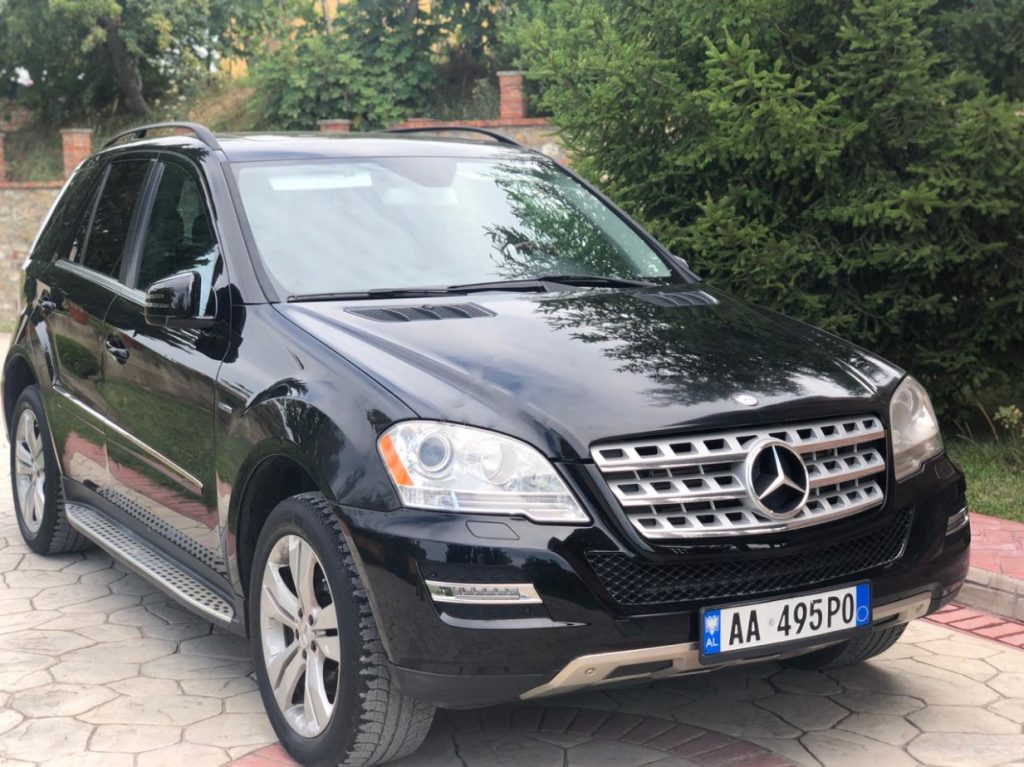 “5 mijë euro shpërblim kush ma gjen”, djalit i vjedhin makinën në oborrin e shtëpisë, zbardhet denoncimi mercedez benz ml