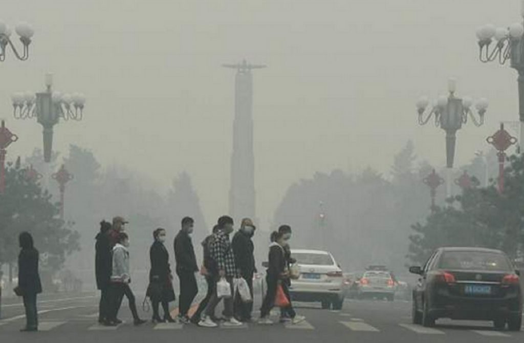 Kina lehtësoi masat, por rikthehet “kërcënimi” i ajrit të ndotur ndotja kine