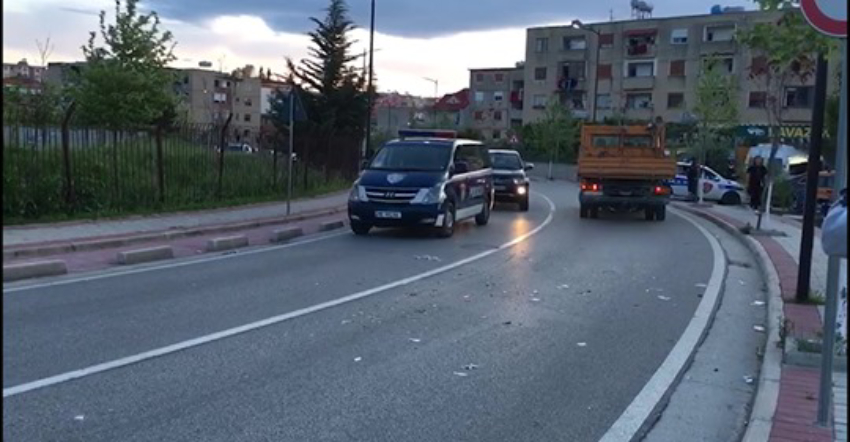 Lajmi i fundit/ Njerëzit të lirë në rrugë, arma sheshit edhe në Patos patos