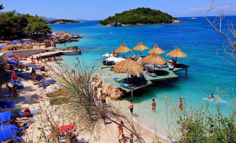 Eksperti tregon çmimin ‘marramendës’: Ja sa do të kushtojë një çadër plazhi në disa zona të Shqipërisë plazh 3