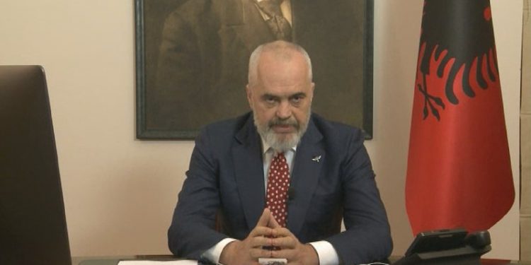 Basha foli për ‘vijë të kuqe’, Rama: Lufta sot është në spitale! Kalimi i natës te Teatri, gjest patetik dhe i rrezikshëm rama 3