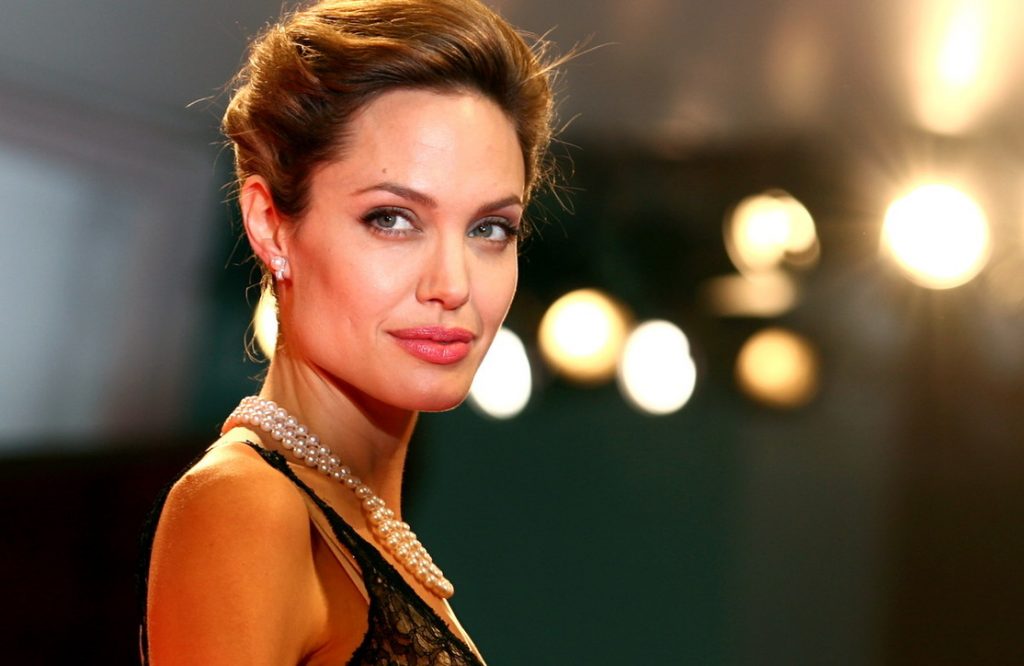 Jolie feston 45-vjetorin, por sharmi i saj nuk shuhet kurrë 101619550 e097e48a 9478 46c5 bcb9 55fcca27d889