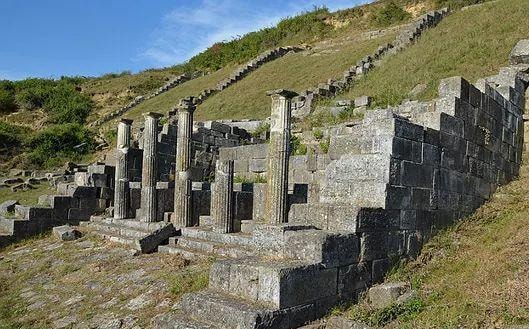 Akt barbar në Apoloni/ Shkatërrohet një prej monumenteve, Meta: Ky është talebanizëm, të hetohet! 1 103748070 3078483822197870 1456366737381862805 n