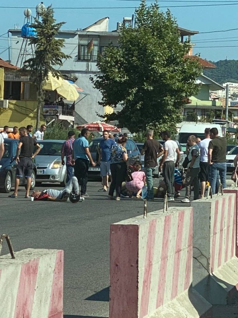 Aksident i rëndë në Astir, plagosen dy persona 1 80380652 10157954564823371 7031448215975185104 o