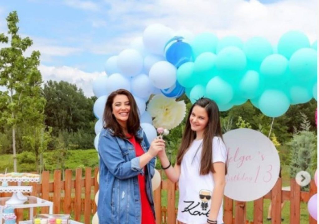 FOTOT/ Arjola Demiri organizoi një super festë në ditëlindjen e vajzës Arjola Demiri