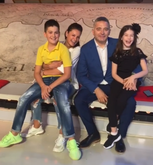 “Sa shumë i jam lutur Norës për ta bërë për vete”, Blendi Klosi flet për anën e tij si bashkëshort dhe baba 1 Blendi 1