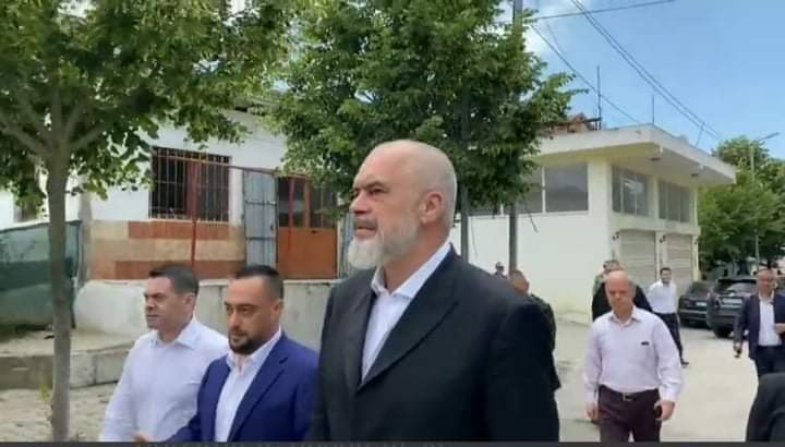 INTERVISTA / Nga sot nis në Shijak dëmshpërblimi i familjeve të prekura nga tërmeti, ja procedura që ndiqet Elton Arbana