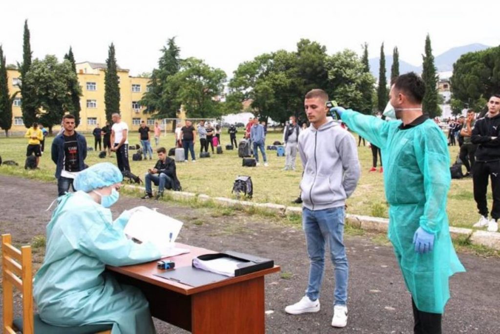 Rekrutimi në Forcat e Armatosura/ 127 djem dhe vajza nisin Shkollën e Trupës në Bunavi FA rekrutime
