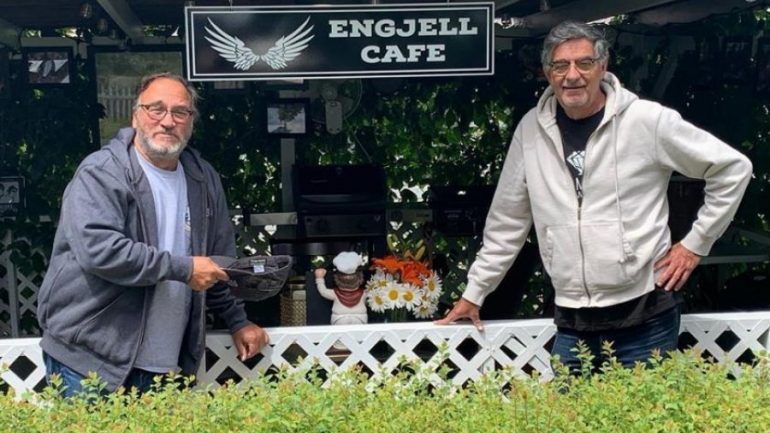 Jim Belushi i vendos biznesit të tij emër shqiptar Jim Belushi