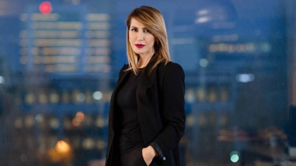 Majlinda Bregu duke bërë pazar me bashkëshotin, fotografohet e dobësuar dhe me veshje sportive Majlinda Breku