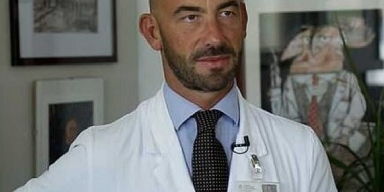 Mjeku: “Covid është dobësuar shumë. Mund të zhduket vetë pa nevojën e vaksinës Matteo Bassetti