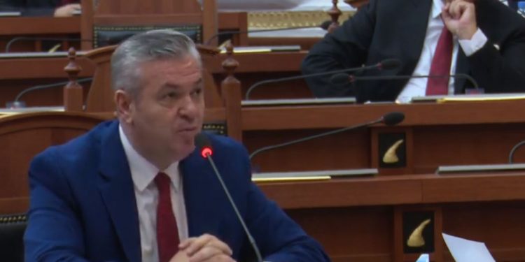 Murrizi ironi me pseudonimet e ish-spiunëve: Çorapja, rrjepsi, qukapiku… Myslim Murrizi