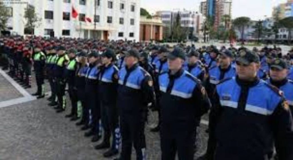 Ilir Beqaj / Taksa e Lulit dhe një llogaritje e pagës së policëve Policia 1 2