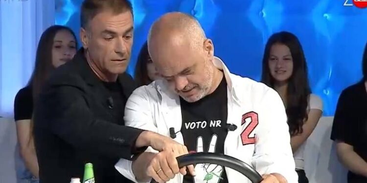 Arjan Çani: Rama jo vetëm mban timonin, tani e nget edhe pa duar fare Rama444 750x375 1