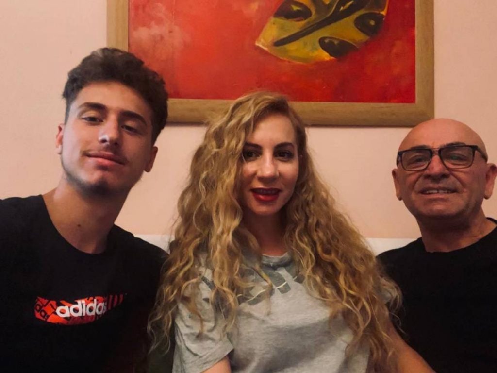 Rama tha se Robert Budina është me Covid-19, reagon regjisori: Nesër do të kemi lajme për vërtetësinë e testit Rober Budina