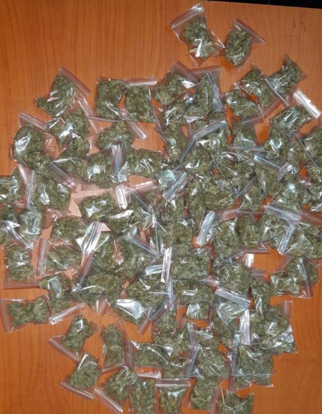 Qeset gati, në pritje të klientëve: Policia ia prish planin të rinjve në Tiranë WhatsApp Image 2020 06 17 at 16.42.11 640x824 1