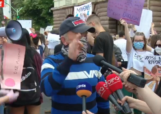 “Nëse del nga burgu, do e vras…”/ Babai i vajzës së përdhunuar në protestë: Jam në hasmëri! babai vajzes babrru