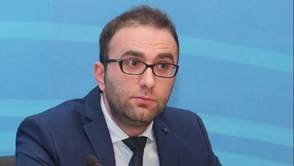 Bardhi tregon ku do ta shpenzojë Rama eurobondin: Qeveria do t’i përdorë për t’i ndarë me 5 oligarkë në projekte PPP bardhi