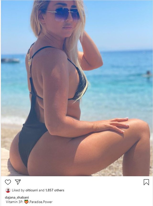 Moderatorja shqiptare publikon foton ‘përvëluese’ nga plazhi, i befason të gjithë me atë që shkruan: Vitaminë 3P... 1 dasjana shabani