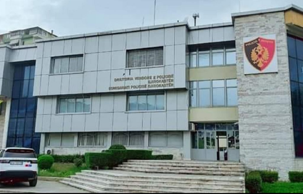 Marrëdhënie seksuale me të miturën, në pranga 53-vjeçari policia gjirokaster