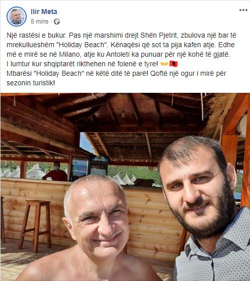 Meta nis plazhin, publikon foton gjysmë i zhveshur 1 presidenti plazh