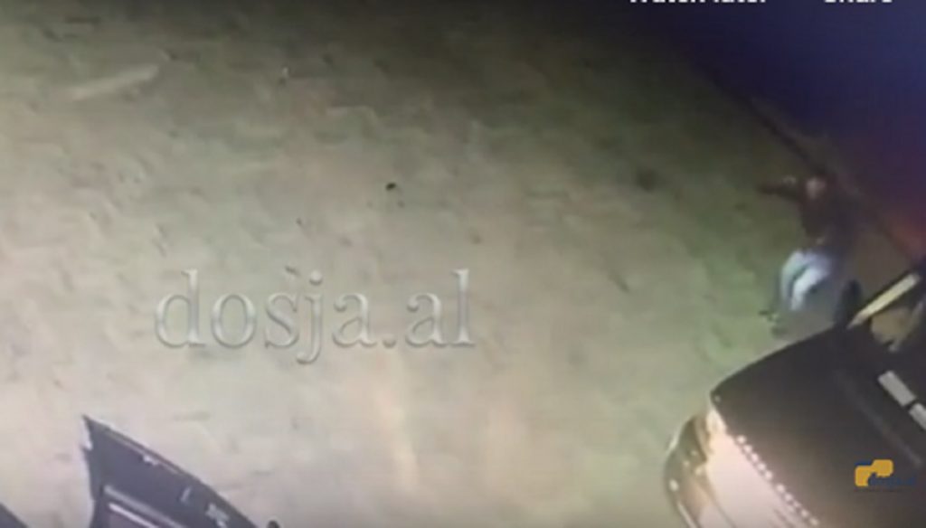 Kush janë tre bashkëpunëtorët e shpallur në kërkim për vrasjen e biznesmenëve në Laç vrasja lac video