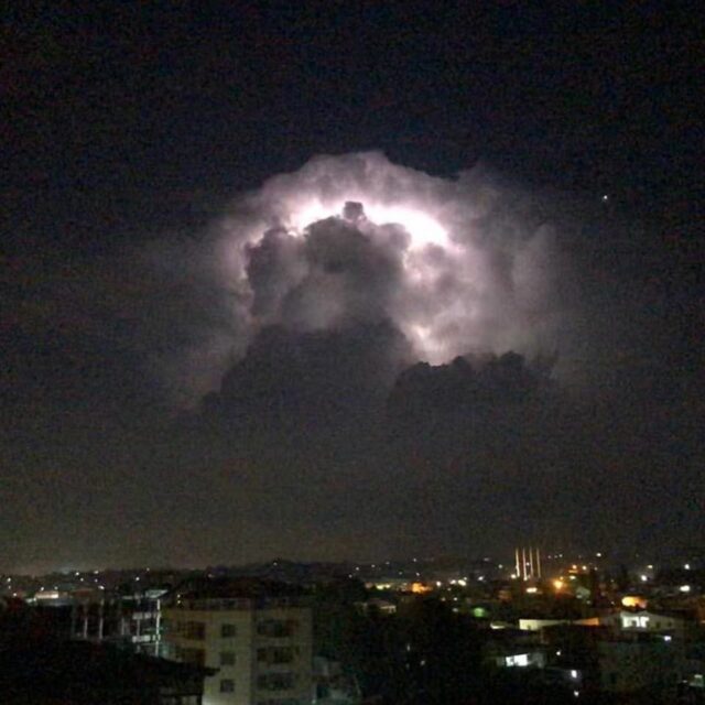 Fotot/ Stuhia e fuqishme goditi kryeqytetin gjatë natës 1 1 2