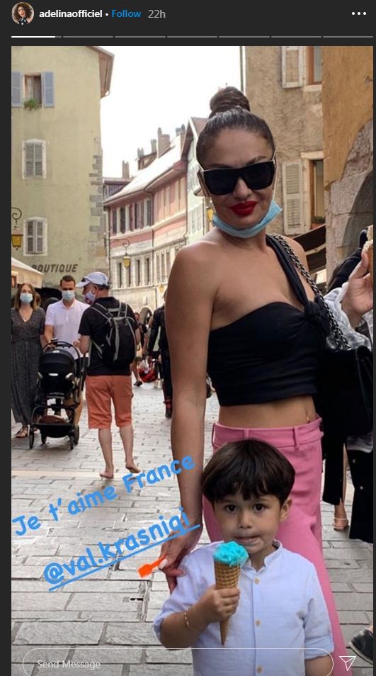 Adelina Ismajli me pushime në Francë. Poston pamjet e ëmbla me partnerin Vali dhe Uliksin e vogël 3 3 10
