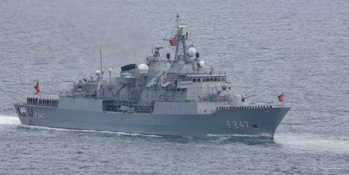 Shtohen tensionet midis Turqisë dhe Greqisë/ Dalin fotot e fregatës greke pas përplasjes me anijen turke në Egje 3 457227
