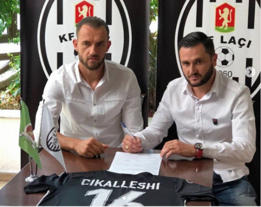 Bes Kallaku, ‘sherr’ me Sokol Cikalleshin për të paguar. Uau..çfarë përleshje! Besi