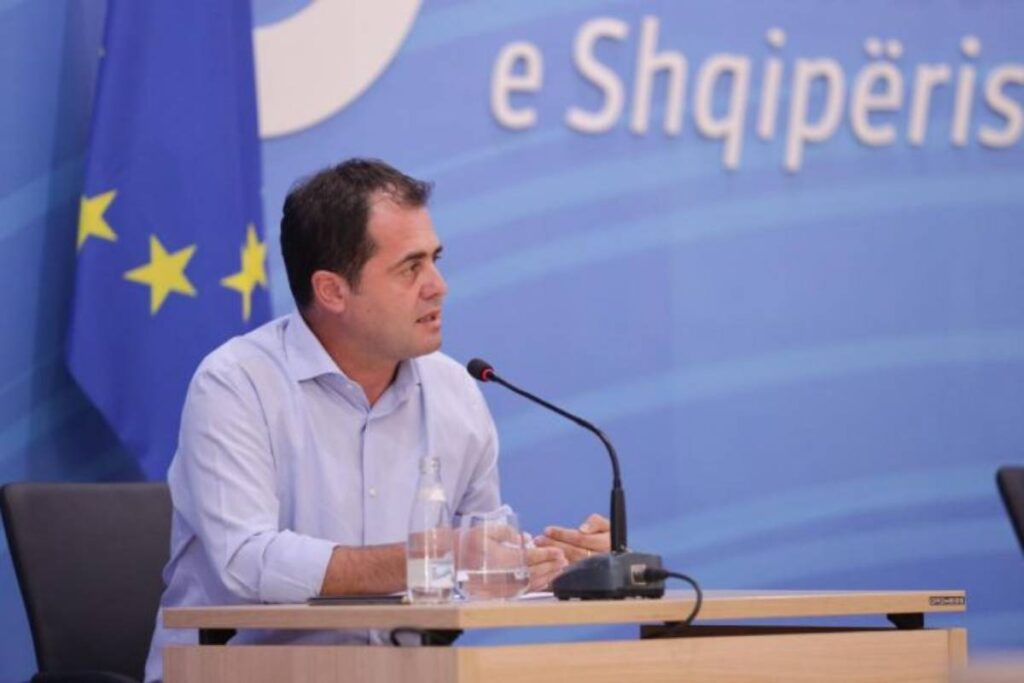 “S’e imagjinoja që ustai i manipulimit të zgjedhjeve në Shqipëri do të udhëhiqte OSBE”, ish- deputeti demokrat ironizon Ramën: Çfarë fati ters e cinik patën bjellorusët Bylykbashi
