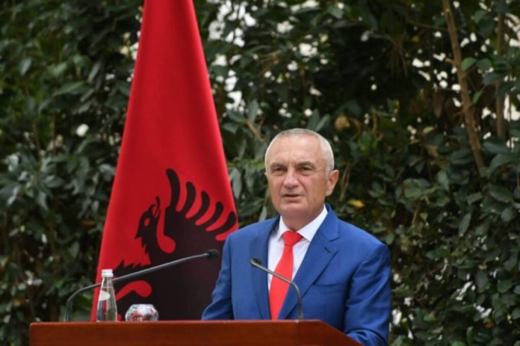 Meta nuk heq dorë nga turizmi malor, ja ku po e kalon Presidenti fundjavën me këshilltarin e tij Meta 2