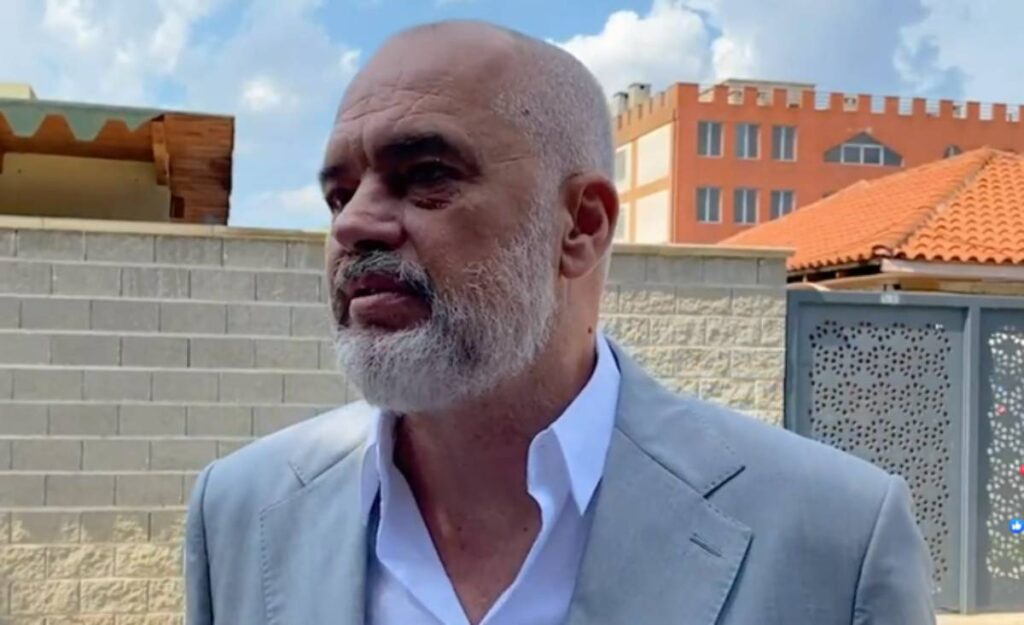 “Do e kesh rrogën si unë shefe”/ Rama jep lajmin e mirë për bluzat e bardha Rama2