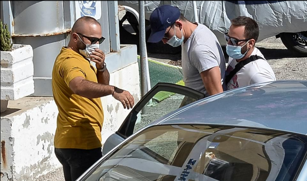 Kapiteni i Man.United në telashe, pas arrestimit në Mykonos transferohet në një tjetër ishull Screenshot 3 8