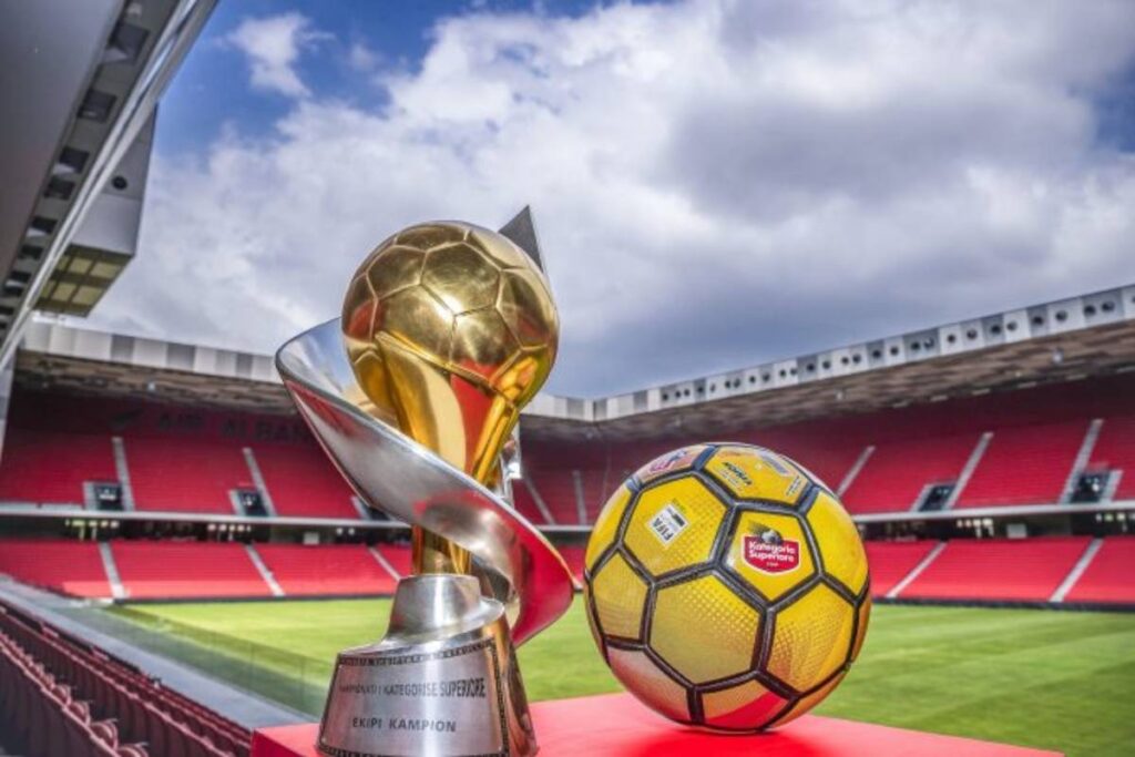 Superliga përcakton kalendarin, sezoni i ri nis me sfidë titulli. Klubet kërcënojnë me bojkot Super Ligsa11