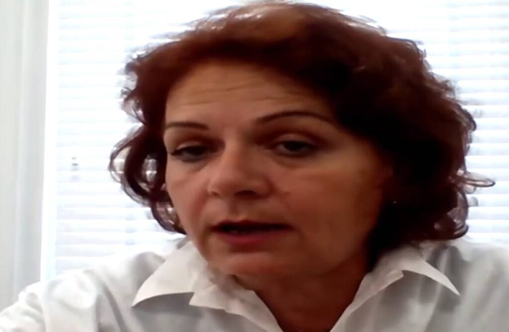 Drejtoresha e Arsimit zbulon datën e shpërndarjes së librave. Ja kur do të jenë në të gjitha libraritë Zamira Gjini