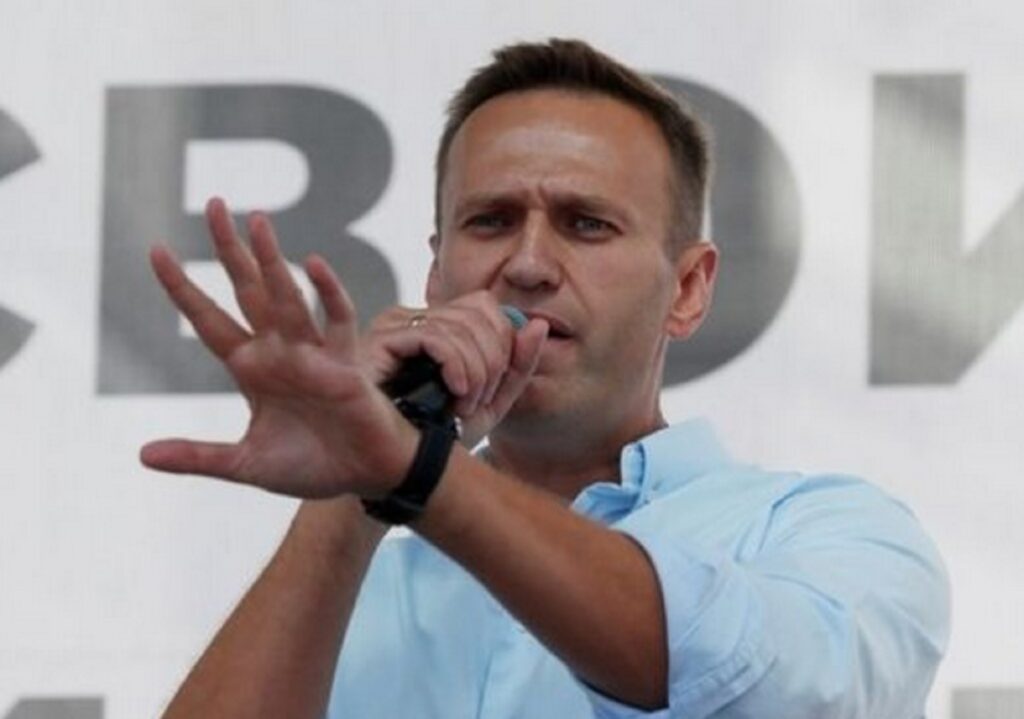 Helmohet lideri i opozitës ruse? Navalny në gjendje kome në spital aleksej navany