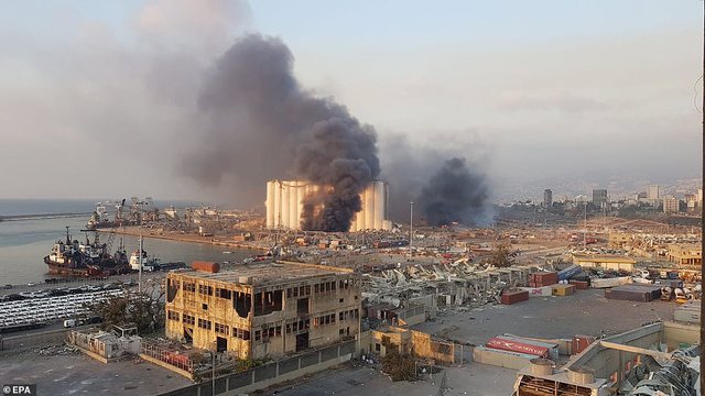 Shpërthimi tronditës në Beirut, flasin dëshmitarët: Njerëzit ulërisnin dhe ishin të gjakosur, ballkonet u shkëputën nga ndërtesat! (FOTOT) 2 beirut 2