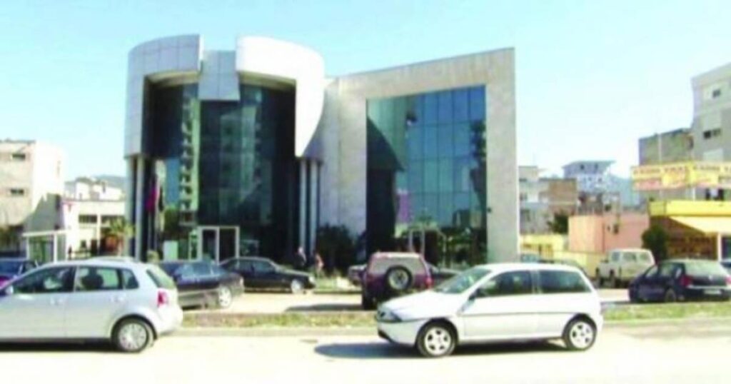 Mbyllet Gjykata e Apelit në Vlorë, një punonjës rezulton i prekur me Covid gjykata e Apelit Vlore 1