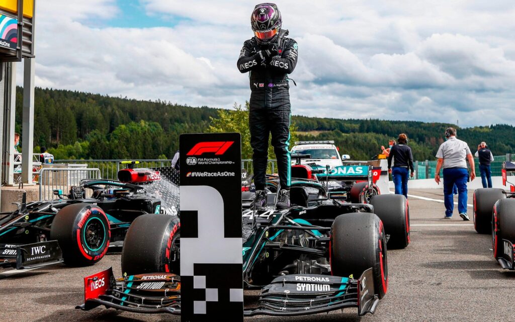 Hemilton dhe Mercedes nuk njohin konkurrencë në Belgjikë, Ferrari për të ardhur keq hamilton