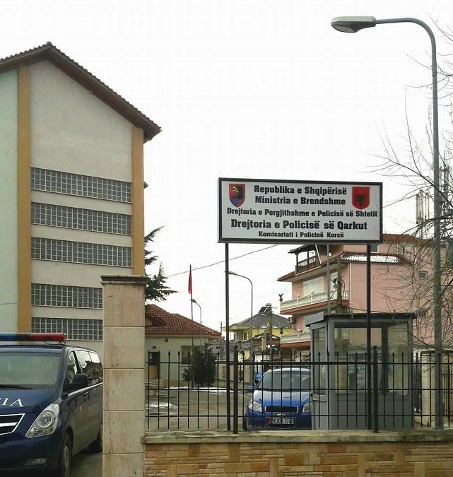 Korçë/ Armë dhe drogë në shtëpi, në pranga 40-vjeçari policia korce