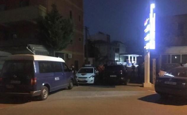 Kishin shkuar për ‘qokë’ tek një i afërm, si u plagosën babë e bir në Fushë Krujë policia
