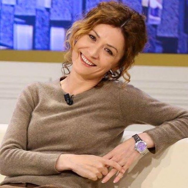 “Luzja” largohet nga “Portokalli”, po ashtu ikën dhe një tjetër aktore. Ç’po ndodh? 1 1 24