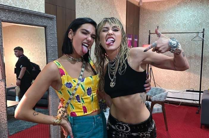 Dua Lipa do të jetë pjesë e albumit të ri të Miley Cyrus 1 1 42